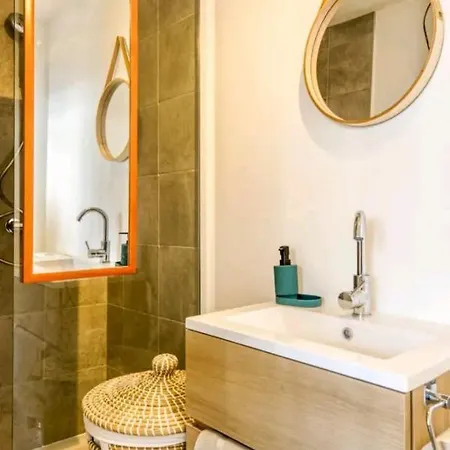 Cocoon For 2 With Jacuzzi And Sauna * Nantes